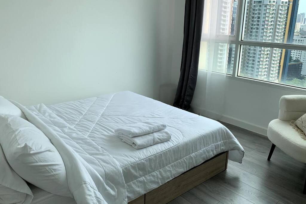Cozy & Spacious 2br High Floor/amazing View Căn hộ *
